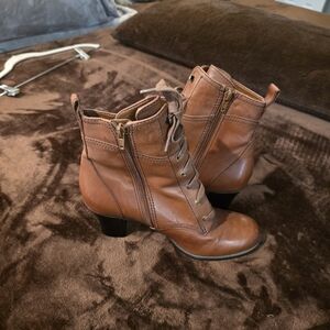 Naturalizer Tan Lace Up Boots